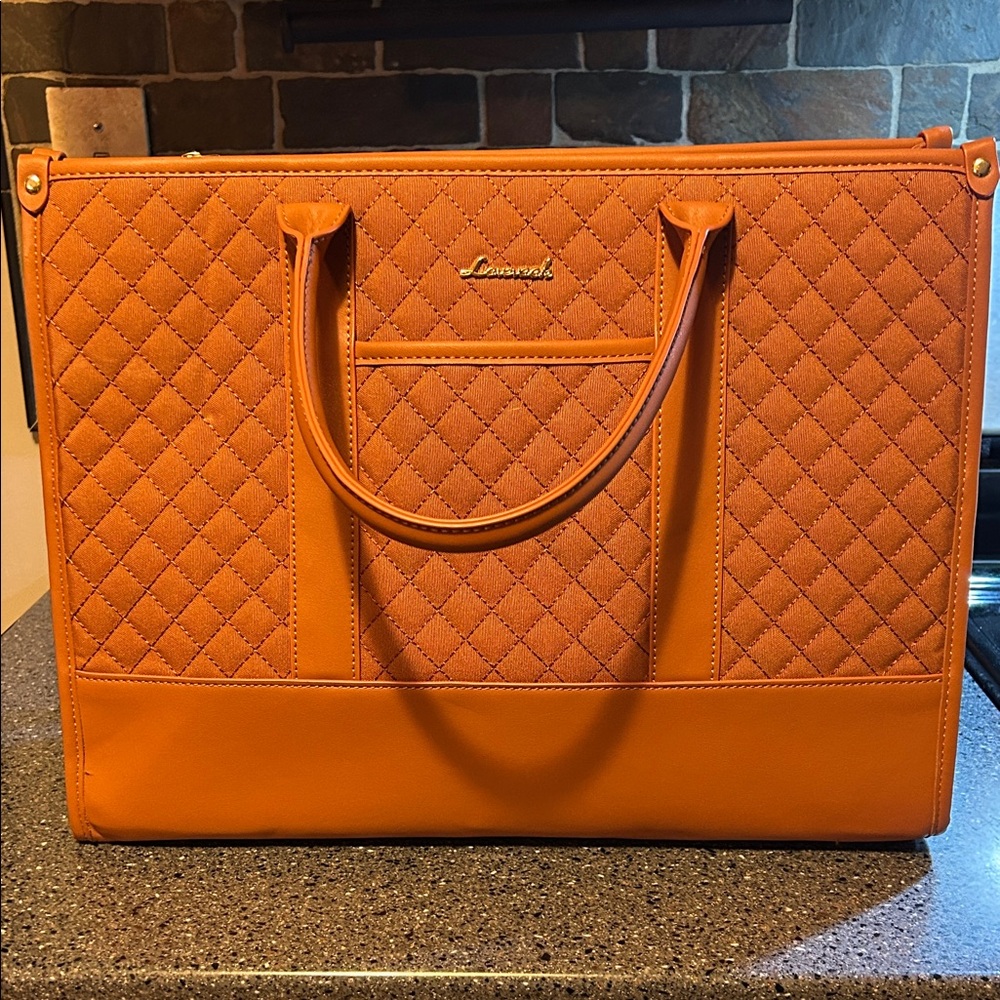 Leonard Quilted Tote in Vibrant Orange